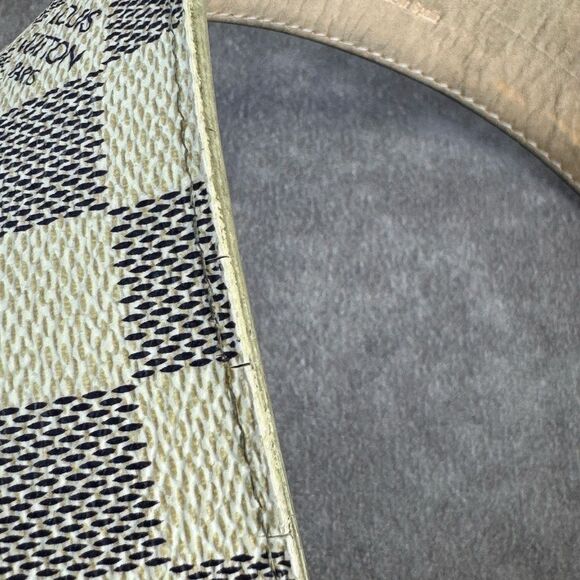 Louis Vuitton Damier Azur M9609 95/38 Initiales Belt Gold Buckle - Picture 12 of 12